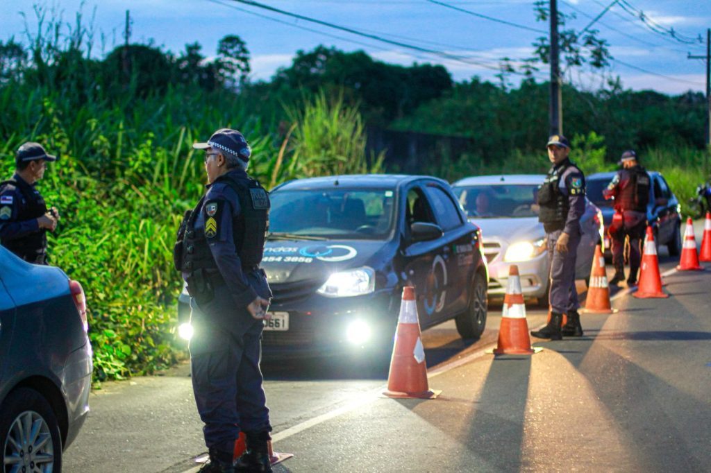 A Secretaria de Estado de Segurança Pública (SSP-AM) deflagrou a Operação Impacto na rodovia AM-151 (Carlos Braga), no município de Iranduba (a 27 quilômetros de Manaus), no sábado (22). Com o auxílio dos aparatos tecnológicos disponibilizados pela SSP-AM, a ação foi realizada de forma integrada com a Polícia Militar do Amazonas (PMAM), Departamento Estadual de Trânsito (Detran-AM) e órgãos municipais, com o objetivo de identificar veículos envolvidos em crimes ou com irregularidades.